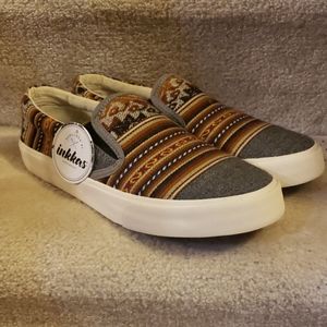 Inkkas patterned slip on sneakers, size 9